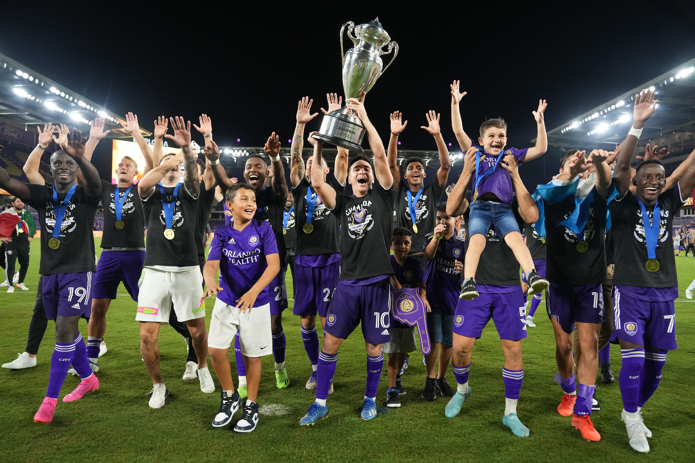 Football Stage on X: Orlando Pirates League Titles (9) ABSA Premiership:  🏆🏆 Castle Premier League: 🏆🏆 NSL: 🏆 NPSL: 🏆🏆🏆🏆 Continental Titles  (2) CAF Champio